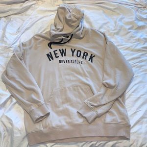 “New York Never Sleeps” Hoodie